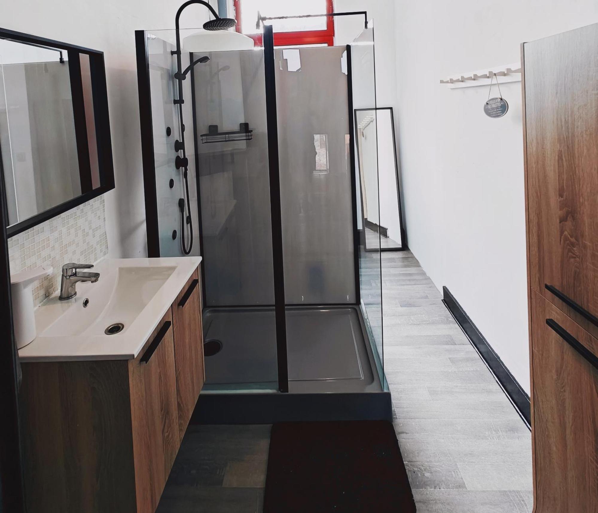 Chambre Privee Au 3E Etage Sans Ascenceur En Plein Centre De Charleroi Apartment Ngoại thất bức ảnh